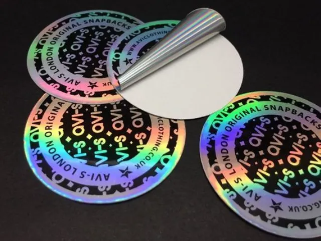 Là loại decal có khả năng đổi màu dưới ánh sáng