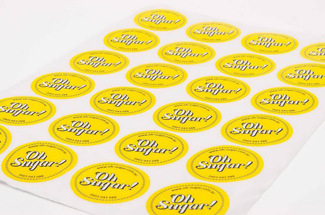 Mẫu decal giấy sticker bế tròn
