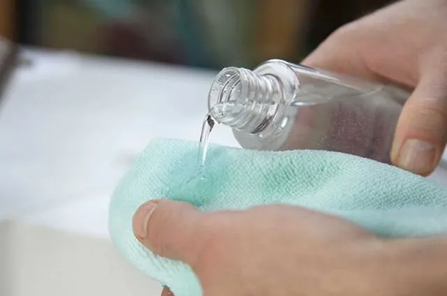 Cách tẩy mực in trên giấy bằng axeton