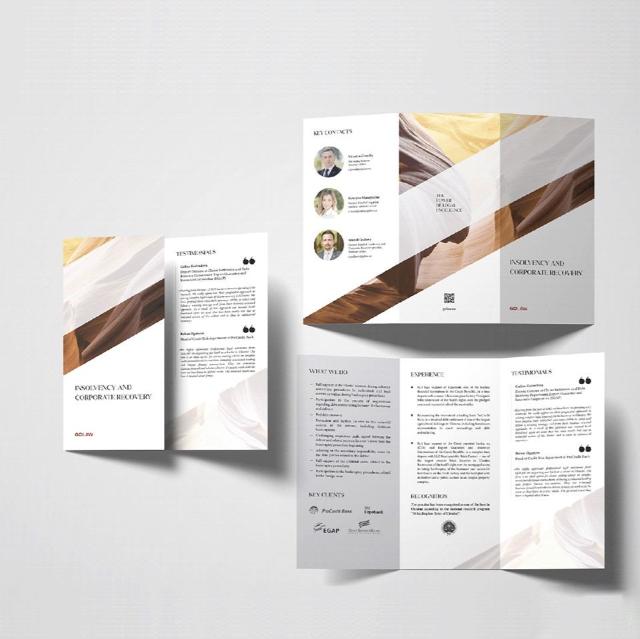Mẫu brochure gấp ba đơn giản